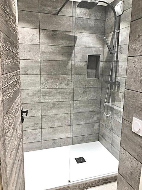 Appartement Chaleureux Au Pied Des Pistes, 4 Personnes, Wifi Val Thorens Exterior photo